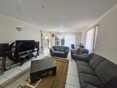 3 Bedroom House For Sale in Sandton - qj4F.webp