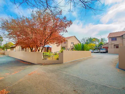 5 Bedroom Townhouse For Sale in Roodepoort - img