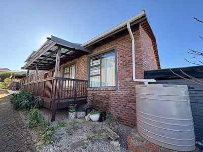 6 Bedroom House For Sale in Mossel Bay - jVFu.webp