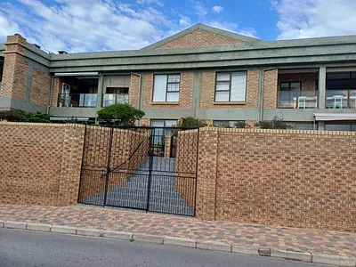 3 Bedroom Apartment For Sale in Mossel Bay - YasM.webp