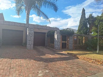 3 Bedroom House For Sale in Boksburg - FsM9.webp