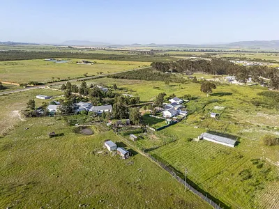 Farm For Sale in Malmesbury Rural, Malmesbury - olOW.webp