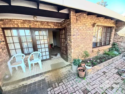 2 Bedroom Townhouse For Sale in Port Edward - 1LOR.webp