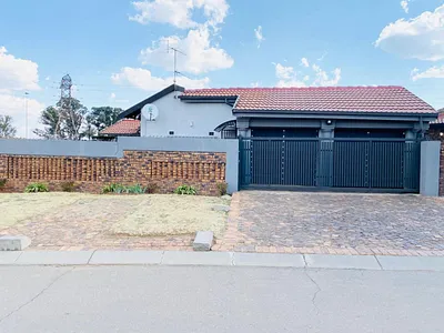 3 Bedroom House For Sale in Benoni - img