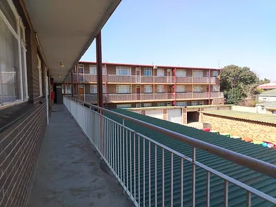2 Bedroom Apartment For Sale in Germiston - img