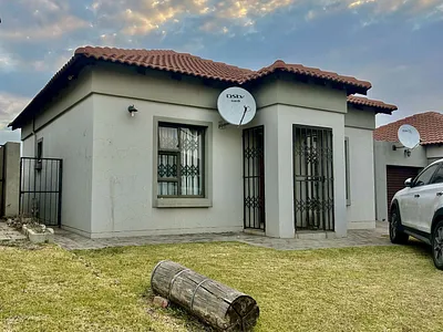 2 Bedroom Townhouse For Sale in Secunda - eYhA.webp
