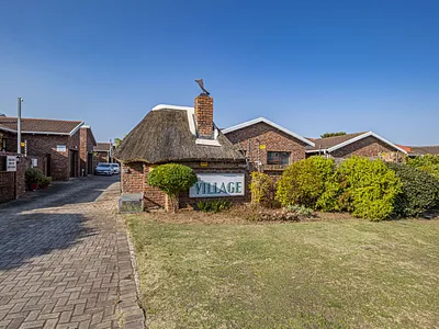 3 Bedroom Townhouse For Sale in Port Elizabeth - img
