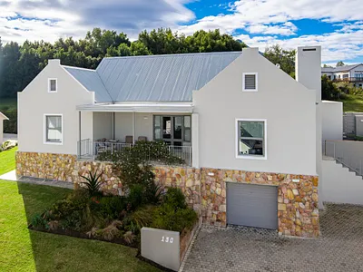 4 Bedroom House For Sale in George - 94RV.webp