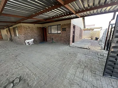 3 Bedroom House For Sale in Secunda - LxIi.webp