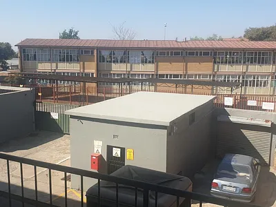 2 Bedroom Apartment For Sale in Roodepoort - D4CJ.webp