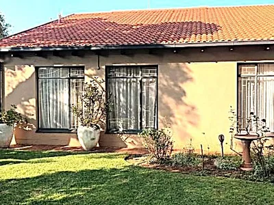 3 Bedroom Townhouse For Sale in Centurion - oSfR.webp