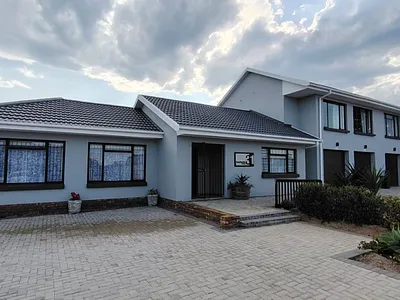 5 Bedroom House For Sale in Klein Brak Rivier - WswE.webp