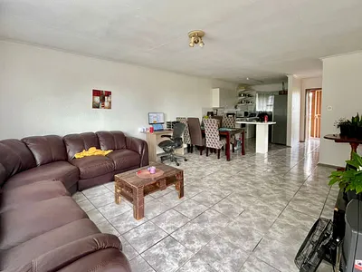 2 Bedroom Apartment For Sale in Roodepoort - 3T4R.webp