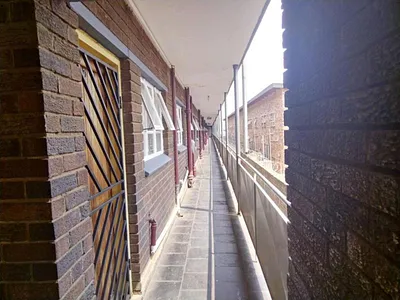 2 Bedroom Apartment For Sale in Kempton Park - sR6o.webp