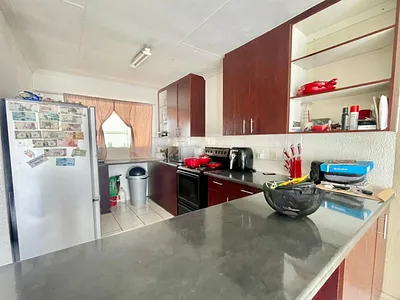 2 Bedroom Apartment For Sale in Roodepoort - IEP6.webp