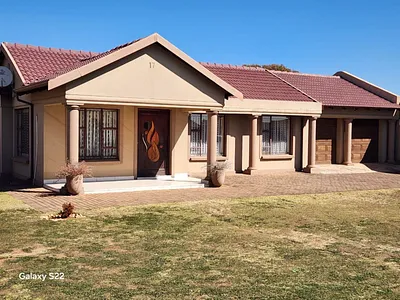 3 Bedroom House For Sale in Benoni - jELb.webp