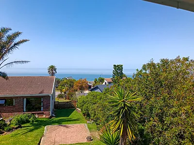 5 Bedroom House For Sale in Mossel Bay - Mo3u.webp