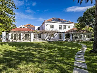 4 Bedroom House For Sale in Port Elizabeth - b3t0.webp