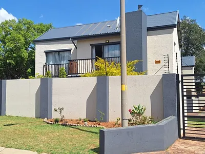 3 Bedroom Townhouse For Sale in Kempton Park - NnCY.webp