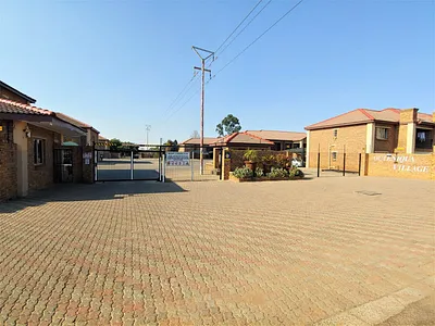3 Bedroom Apartment For Sale in Springs - AIP9.webp
