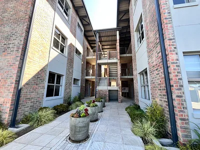 2 Bedroom Apartment For Sale in George - lVe9.webp