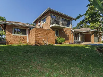 5 Bedroom House For Sale in Kloof - Fy79.webp