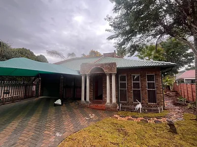 3 Bedroom Townhouse For Sale in Pretoria - 0B1I.webp