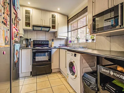 3 Bedroom Townhouse For Sale in Kempton Park - 7sTH.webp