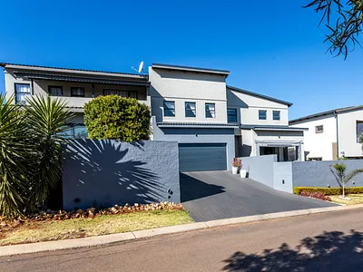 3 Bedroom House For Sale in Pretoria - 9aMi.webp