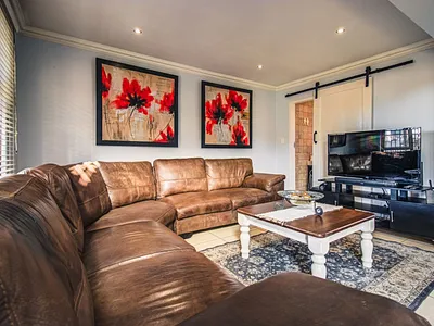 2 Bedroom Townhouse For Sale in Kempton Park - m8gr.webp