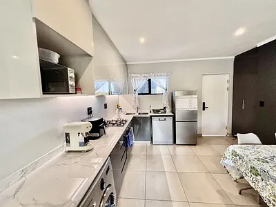 2 Bedroom Apartment For Sale in Pretoria - 23qE.webp