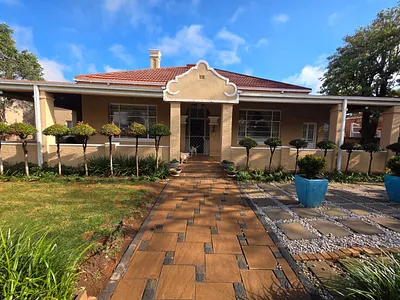 4 Bedroom House For Sale in Kimberley - CgF5.webp