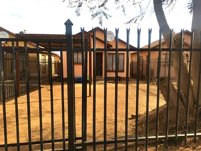 2 Bedroom House For Sale in Soshanguve - img