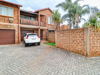 2 Bedroom Townhouse For Sale in Centurion - pkL1.webp
