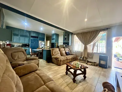 4 Bedroom House For Sale in Pretoria - img