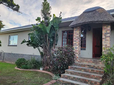3 Bedroom House For Sale in Port Elizabeth - QZjv.webp