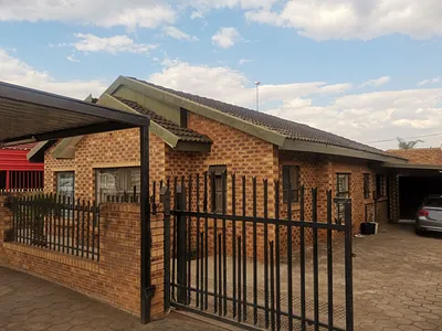 5 Bedroom House For Sale in Soshanguve - img