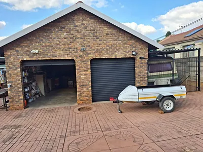 3 Bedroom House For Sale in Akasia - nzzk.webp