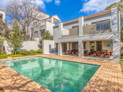 2 Bedroom Apartment For Sale in Sandton - ahA8.webp