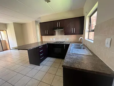 2 Bedroom Apartment For Sale in Randburg - img