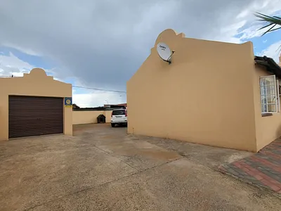 3 Bedroom House For Sale in Kimberley - csOY.webp