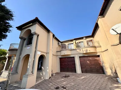 3 Bedroom Townhouse For Sale in Burgersfort - Uk8m.webp