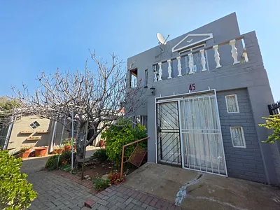 2 Bedroom House For Sale in Kimberley - 2ZWP.webp