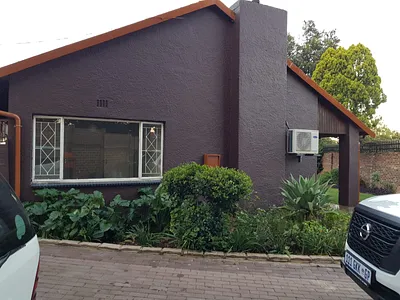 2 Bedroom House To Rent in Randburg - kjQR.webp