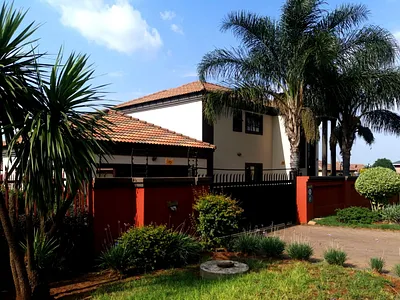4 Bedroom House For Sale in Akasia - DMIp.webp