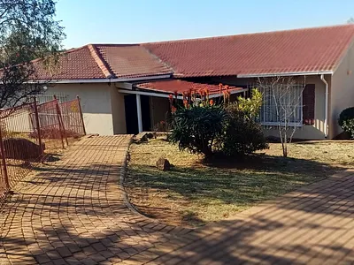 House For Sale in Johannesburg - L6vq.webp