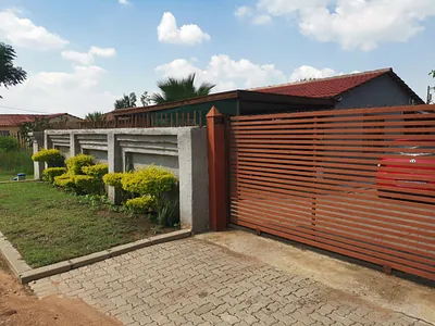 3 Bedroom House For Sale in Soshanguve - P3Md.webp