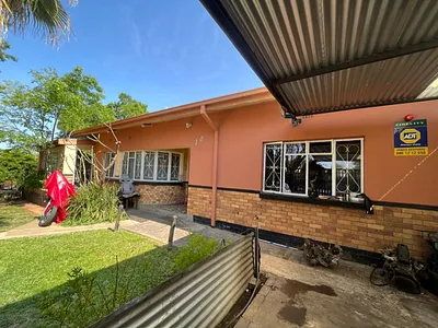 3 Bedroom House For Sale in Kimberley - 8SzI.webp