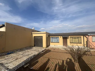 1 Bedroom House For Sale in Orlando West, Soweto - qzLE.webp