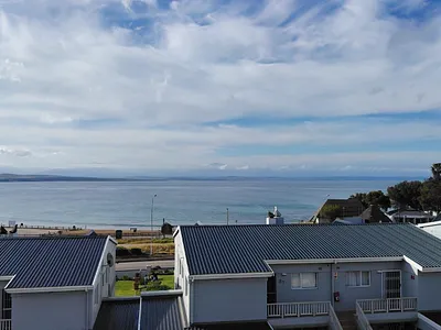 3 Bedroom Apartment For Sale in Mossel Bay - PfKX.webp